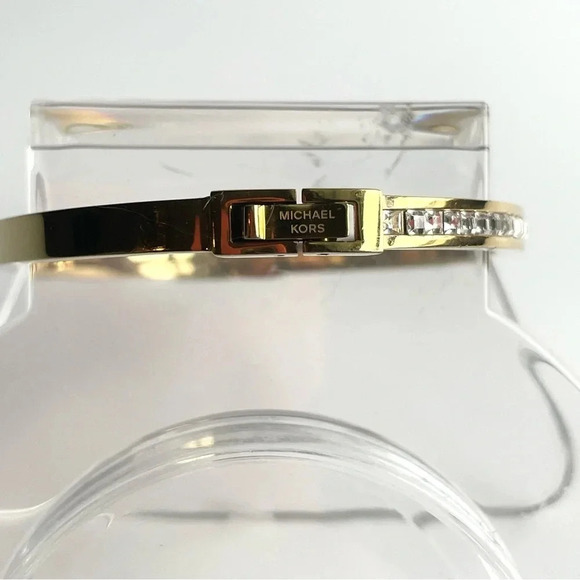 Michael Kors Pave Crystal Goldtone Women’s Bracelet With Fold Over Clasp Closure - Picture 8 of 15